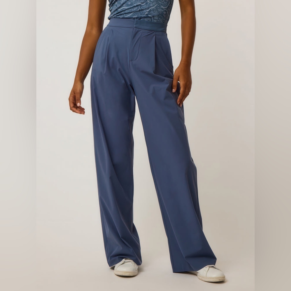 Greyson Women’s Phoenix Wide Leg Pleated Trouser